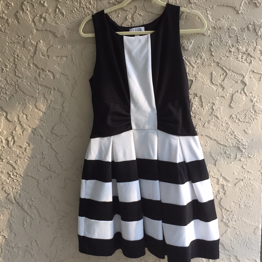 🌵3/$15 🌵  Elle / black and white dress / size 10